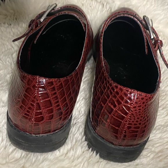 Aldo Loafers, Red Faux Crocodile size 9 - Picture 2 of 5